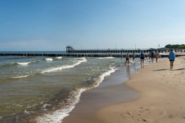 Sianozety, Batı Pomerania, Polonya 19 Temmuz 2024. Küçük bir spa kasabasında iskele.