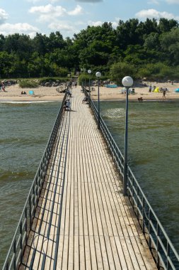 Sianozety, Batı Pomerania, Polonya 19 Temmuz 2024. Küçük bir spa kasabasında iskele.