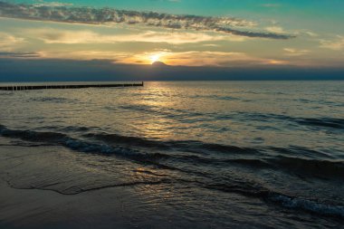 Polonya 'da Baltık Denizi' nde gün batımı