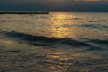 Polonya 'da Baltık Denizi' nde gün batımı
