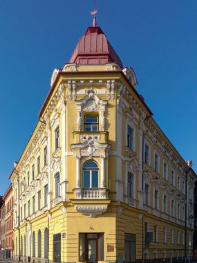 Cesky Tesin 19 Mart 2024 - Çek Cumhuriyeti 'nin Tesin kentindeki Nadrazni caddesinde ArtDeco Malikanesi