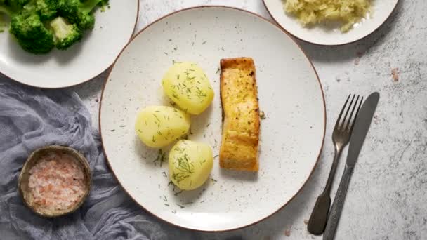 Homemade Baked Salmon Served Popatoes Broccoli Sauerkraut Tasty Delicious Meal — Vídeos de Stock