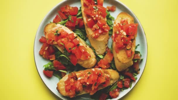 Homemade Italian Tomato Bruschetta Basil Served Plate Top View Flat — Wideo stockowe