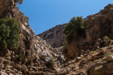 Steep hill as seen from the bottom of Jacob's Canyon at Rhodes Island