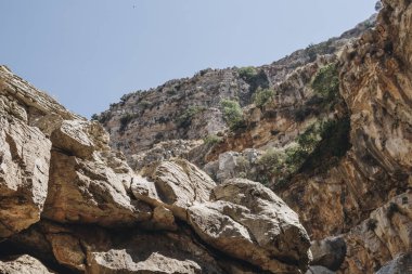 Steep hill as seen from the bottom of Jacob's Canyon at Rhodes Island