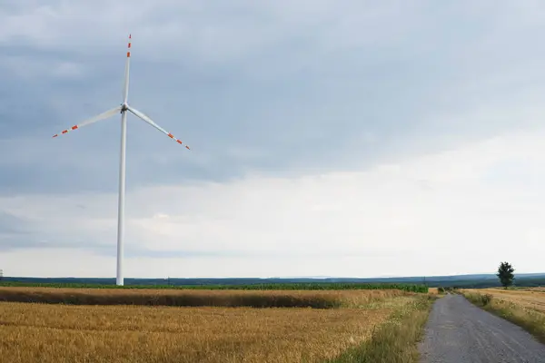 Krajina Větrnými Turbínami Vyrábějícími Energii Terénu — Stock fotografie