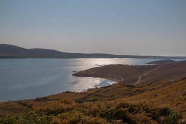 Akdeniz 'in bir kısmıyla manzara Pag Adası' ndan görülüyor.