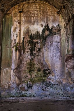 Aptera 'daki antik Roma sarnıçlarının içinde su depolanmıştı.