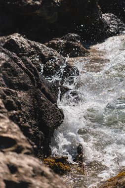 Yunanistan 'ın Girit adasındaki kayalık Akdeniz kıyılarının manzarası