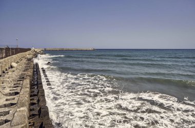 Girit 'teki Rethymno limanına vuran dalgalar