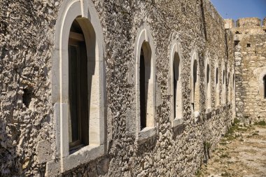 Önceki istihkamın duvarlarının ayrıntıları 