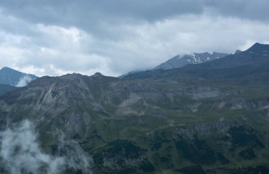 Avusturya, Alplerdeki Grossglockner panoramik yolu