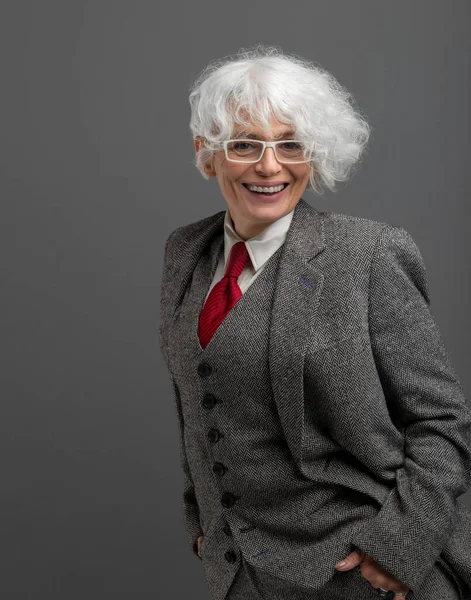 Confiante Sorridente Mulher Negócios Madura Óculos Terno Três Peças Com — Fotografia de Stock