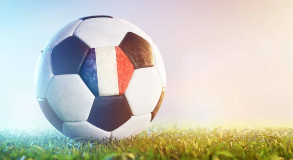 Pallone Calcio Con Bandiera Della Francia Sull Erba Nazionale Francese — Foto Stock