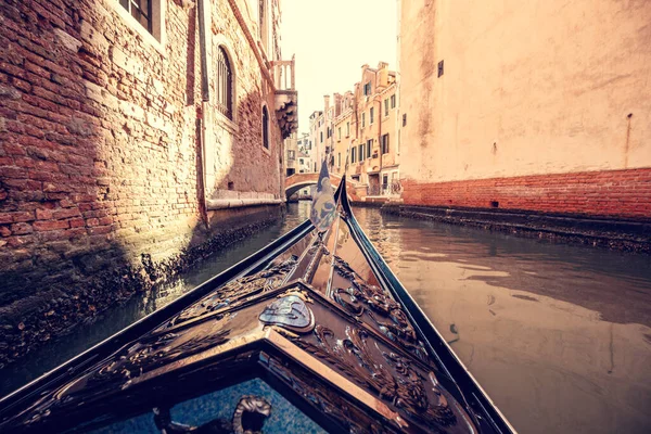 Gondelcruise Het Kanaal Venetië Italië Romantische Toeristische Attractie Retro — Stockfoto