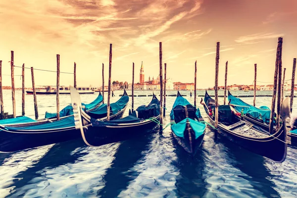 Gondolas Venedig Italien Vid Solnedgången Visa Kyrkan San Giorgio Maggiore — Stockfoto
