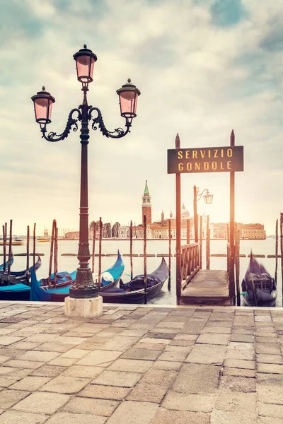 Gondelfahrt Venedig Italien Bei Sonnenaufgang Blick Auf Die Kirche San — Stockfoto