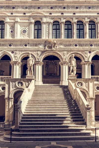 Antike Treppen Palazzo Ducale Oder Dogenpalast Venedig Italien Jahrgang — Stockfoto