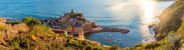 Vernazza Cinque Terre Olaszország Panoráma Naplementekor Népszerű Turisztikai Célpont Liguria — Stock Fotó