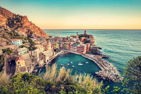 Vernazza Cinque Terre Italien Bei Sonnenuntergang Beliebtes Touristenziel Der Ligurischen — Stockfoto