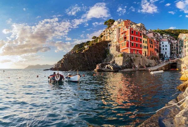 Riomaggiore Cinque Terre Italia Atardecer Destino Turístico Popular Costa Liguria —  Fotos de Stock