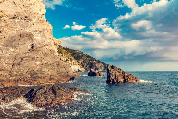 Acantilados Rocas Costa Cinque Terre Italia Día Soleado — Foto de Stock