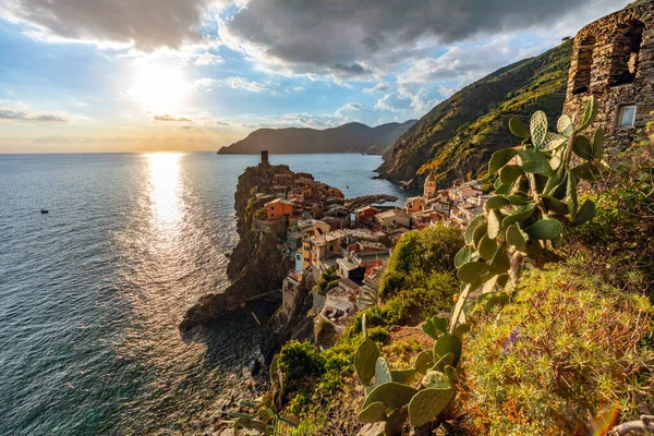 Vernazza Cinque Terre Italia Atardecer Destino Turístico Popular Costa Liguria — Foto de Stock