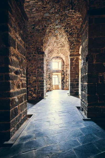 イタリアのポルト ヴェネレにあるドーリア城の歴史的な室内 古代建築 — ストック写真