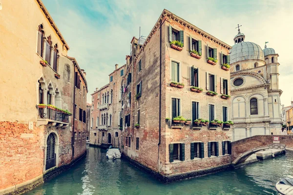Velence Olaszország Egy Csatorna Híddal Történelmi Olasz Város Vízen — Stock Fotó