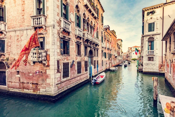 Venezia Italia Canale Con Ponte Barca Storica Città Italiana Sull — Foto Stock