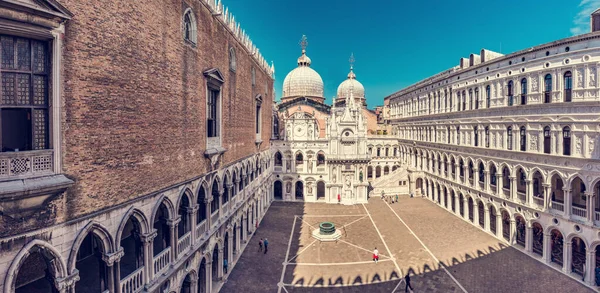 意大利威尼斯的Ducale宫或Doge宫和圣马可大教堂 历史地标 — 图库照片