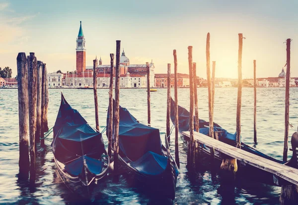 Gondola Obřad Benátkách Itálie Při Západu Slunce Pohled Kostel San — Stock fotografie