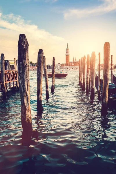 Venedig Italien Vid Solnedgången Med Kyrkan San Giorgio Maggiore Gondolas — Stockfoto