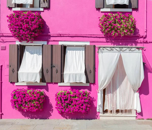 Pink Pintou Casas Ilha Burano Perto Veneza Itália Cênica Rua — Fotografia de Stock