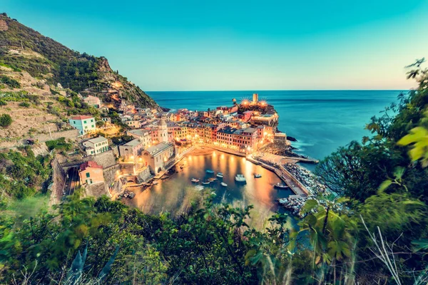 Vernazza Cinque Terre Olaszország Este Népszerű Turisztikai Célpont Liguria Tengerpartján — Stock Fotó