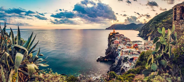 Vernazza Alle Cinque Terre Italia Tramonto Destinazione Turistica Popolare Liguria — Foto Stock