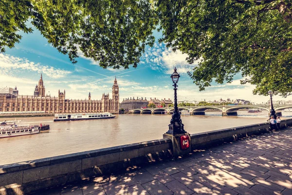 Big Ben Westminster Köprüsü Londra Ngiltere Thames Nehri Üzerinde Park — Stok fotoğraf