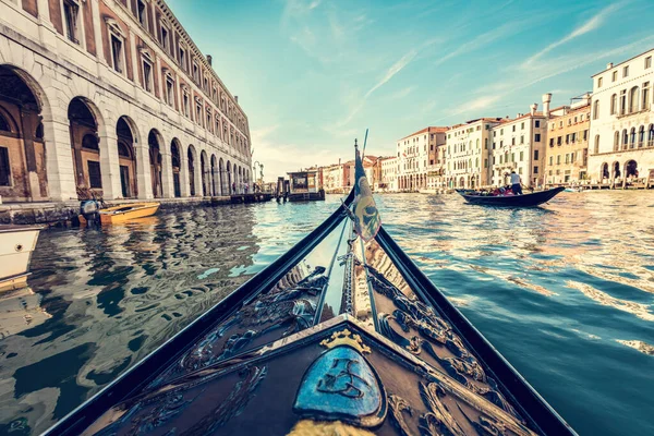 Gondola Hajóút Grand Canal Velencében Olaszországban Romantikus Turisztikai Attrakció — Stock Fotó