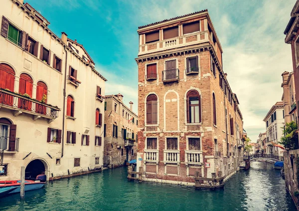 Floating House Canal Venice Italy Historic Italian Tourist Attraction — Stock Photo, Image