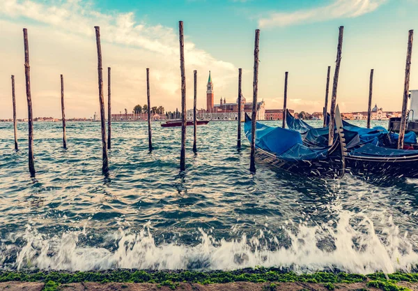 Gondola Brygga Venedig Italien Vid Solnedgången Visa Kyrkan San Giorgio — Stockfoto