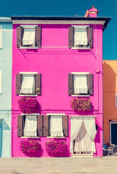 Casas Pintadas Color Rosa Isla Burano Cerca Venecia Italia Escénica — Foto de Stock