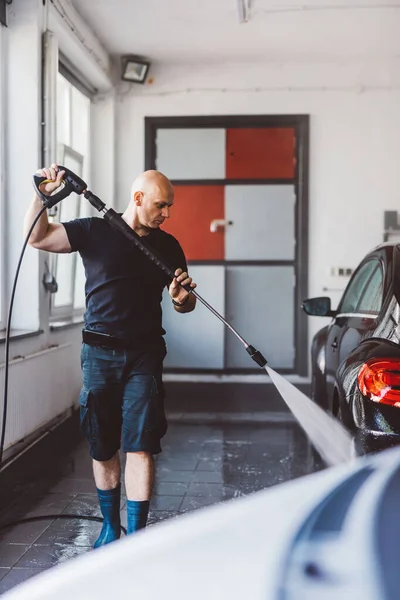 Serviço Homem Lavar Carro Antes Detalhar Oficina Trabalho Profissional — Fotografia de Stock