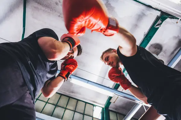 Boxeři Dělají Boxerský Trénink Tělocvičně Zápasí Bojují Stock Snímky