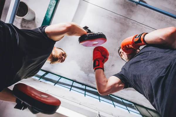 Boxeři Dělají Boxerský Trénink Tělocvičně Zápasí Bojují Stock Obrázky