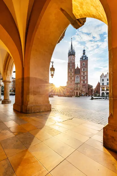 Krakov Polsko Staré Město Bazilika Marie Při Východu Slunce — Stock fotografie