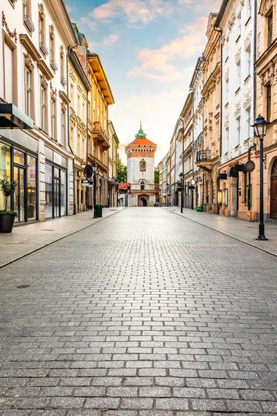 Polonya Nın Krakow Kentindeki Boş Eski Şehir Caddesi Gün Doğumunda Telifsiz Stok Fotoğraflar