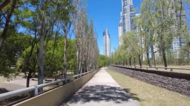 Buenos Aires, Arjantin 15.11.2022: Buenos Aires 'in Puerto Madero modern bölgesi