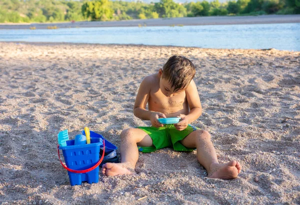 Little Boy Beach Playing Sand — Zdjęcie stockowe