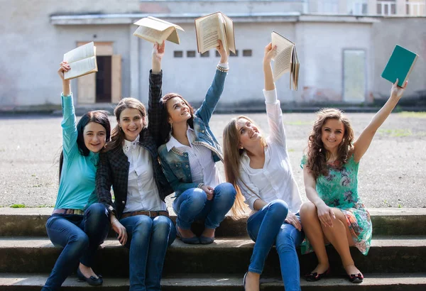 Group Female Students Sitting Books Courtyard University — Stock Photo, Image