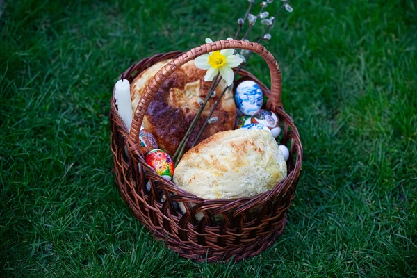 Easter Basket Holiday Food Grass — Stock Photo, Image